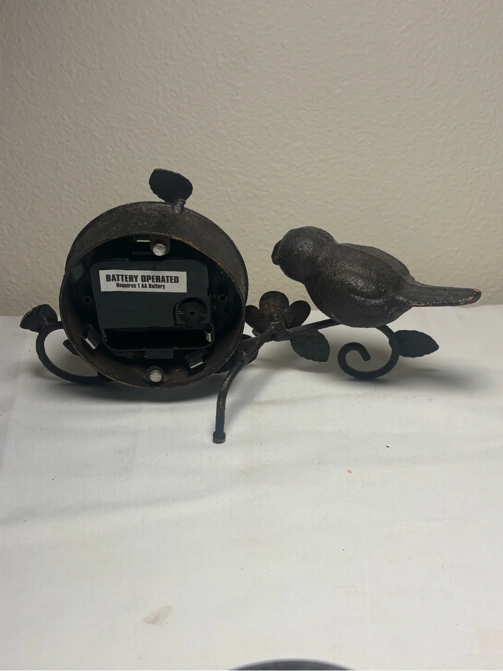 Vintage‎ Cafe des Marguerites Iron Bird Clock